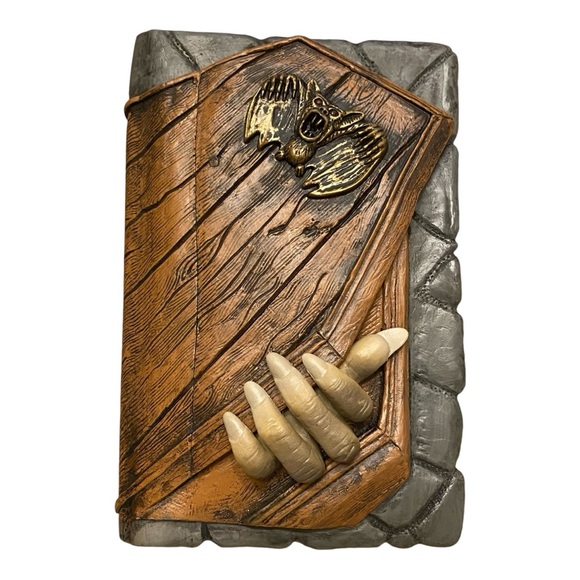 Vampires 3-D Journal - Running Press - Picture 1 of 10